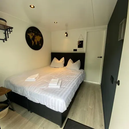 Luxury Houseboat With Beautiful Views, Cleaning Included Middelaar