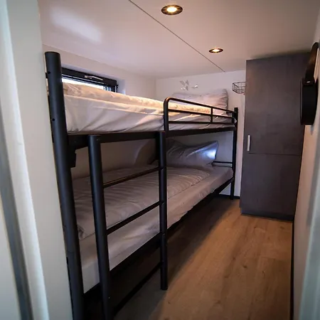 Luxury Houseboat With Beautiful Views, Cleaning Included * Middelaar