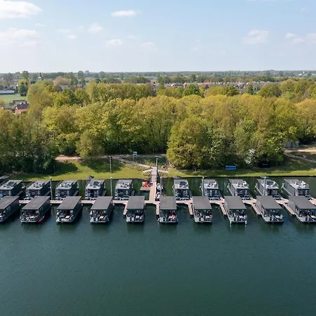 Botel Houseboat Mookerplas With A View, Cleaning Included Middelaar