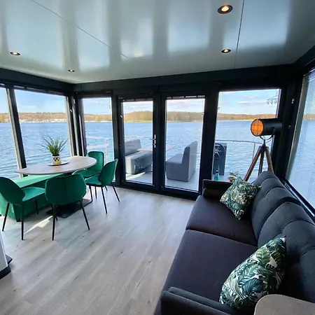 Houseboat Mookerplas With A View, Cleaning Included