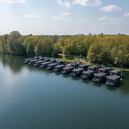 Houseboat Mookerplas With A View, Cleaning Included Botel *